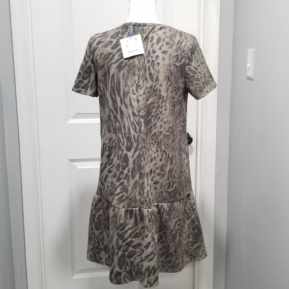 NWT Zara Circular Womens Shirt Dress M Gray Animal Print RuffledSleeve NWT - Picture 3 of 11